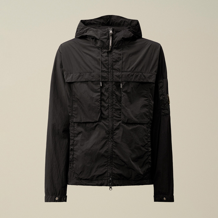 C.P.カンパニー 16CMOW036A Chrome-R Hooded Jacket BLACK  ショート丈 ジャケット アウター ブラック メンズ