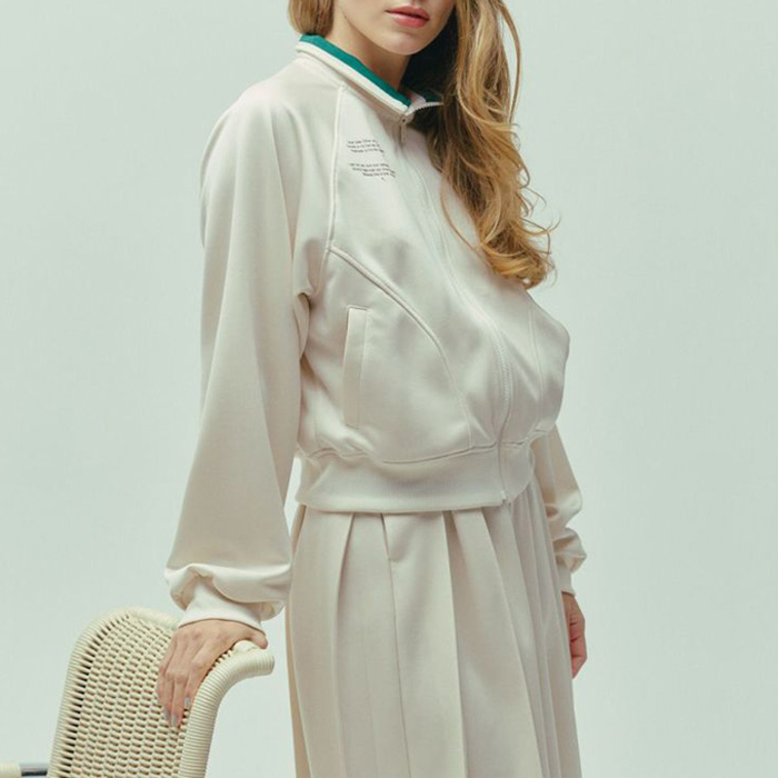 ESSENTIAL(エッセンシャル) ブライトキングスタンドカラーブルゾン 2505-130-261 アイボリー