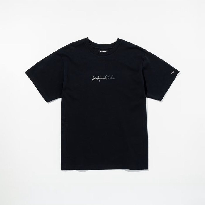 1PIU1UGUALE3 RELAX(ウノピゥウノウグァーレトレ リラックス) グラデーションラインストーン半袖ロゴTシャツ UST-26065 ブラック