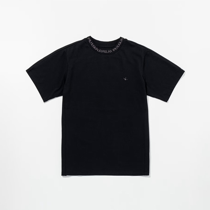 1PIU1UGUALE3 RELAX(ウノピゥウノウグァーレトレ リラックス) グロッシー刺繍ネックロゴ半袖Tシャツ UST-26074 ブラック