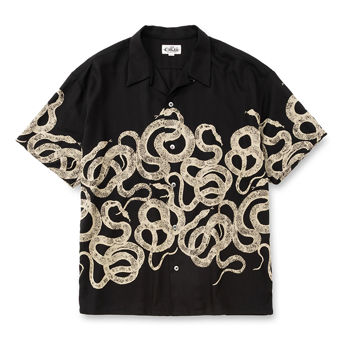CALEE (キャリー)SNAKE PATTERN PANEL S/S SH