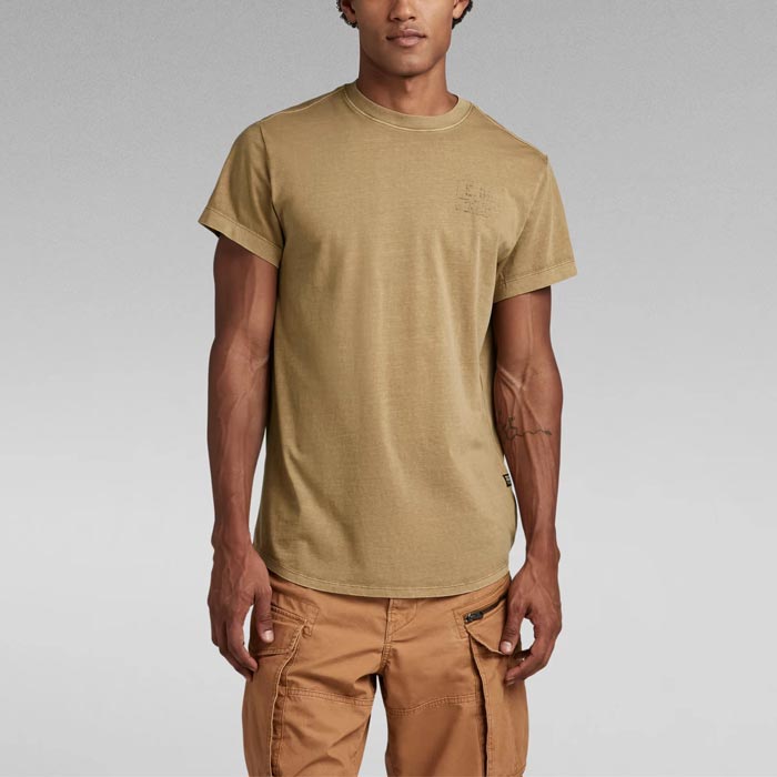 ジースターロウ D23163-2653-C265 Lash Badges T-Shirt ベージュ メンズ 半袖 プリント Tシャツ リラックスフィット カットソー ロゴ バックプリント