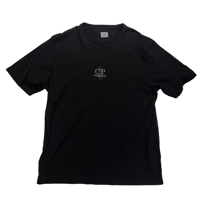 C.P. COMPANY(シーピーカンパニー) 20CMTTS215A ロゴ Tシャツ BLACK